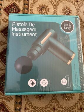 pistola Black and Gold Percussion Massage Gun